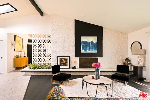 $2,699,000 | 5549 Senford Avenue, Los Angeles, CA 90056