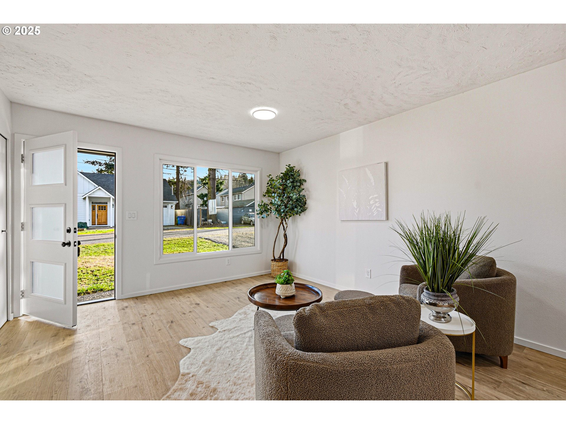 8531 Southeast 88th Avenue Portland, OR 97266 - Photo 3 of 25