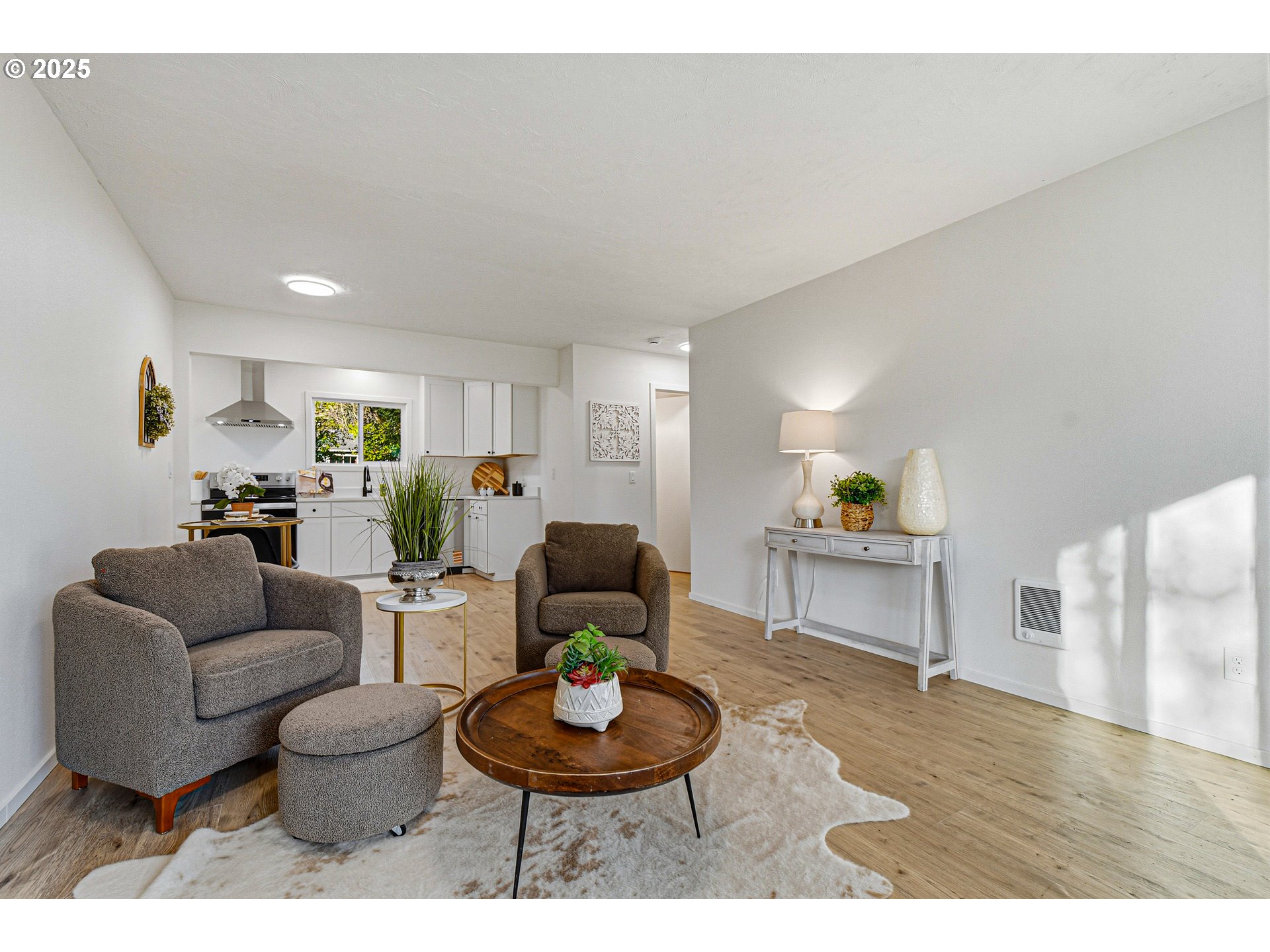 8531 Southeast 88th Avenue Portland, OR 97266 - Photo 5 of 25