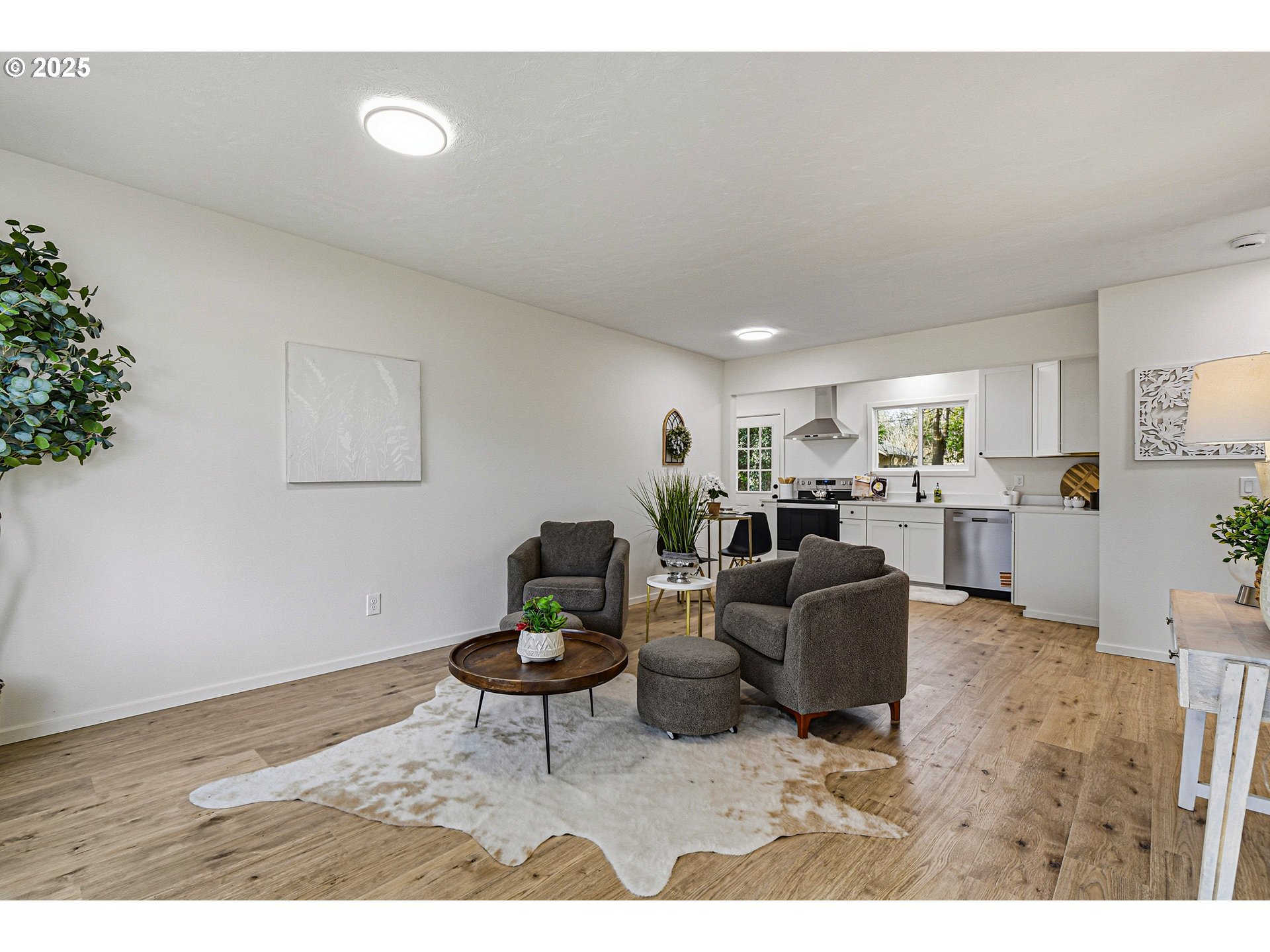 8531 Southeast 88th Avenue Portland, OR 97266 - Photo 7 of 25