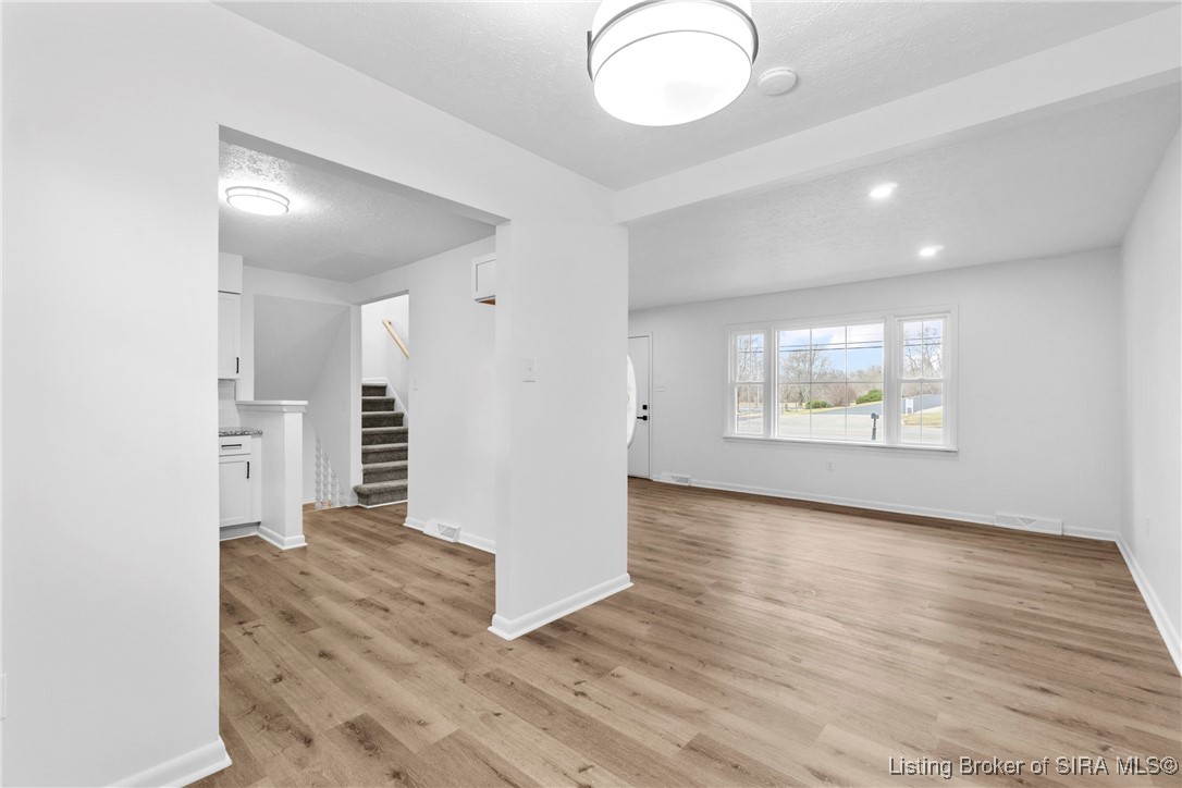 3136 Middle Road Jeffersonville, IN 47130 - Photo 11 of 40