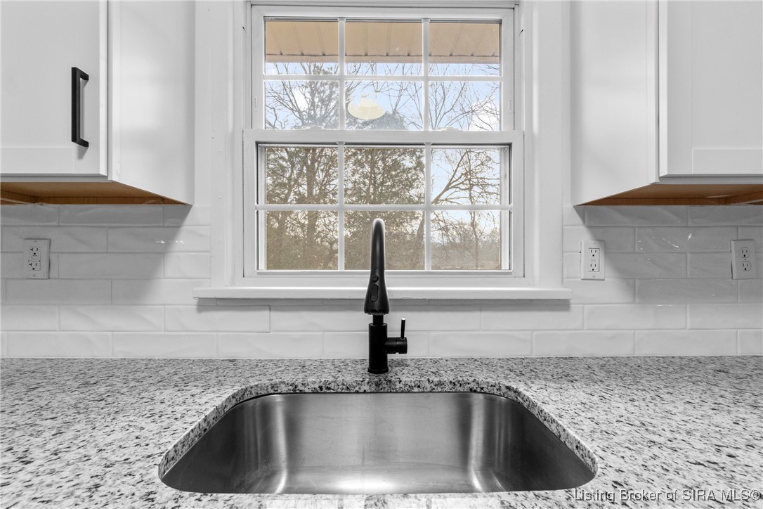 3136 Middle Road Jeffersonville, IN 47130 - Photo 15 of 40