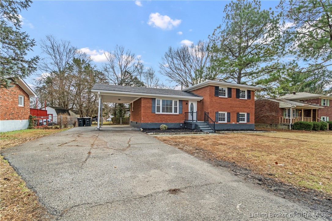 3136 Middle Road Jeffersonville, IN 47130 - Photo 3 of 40