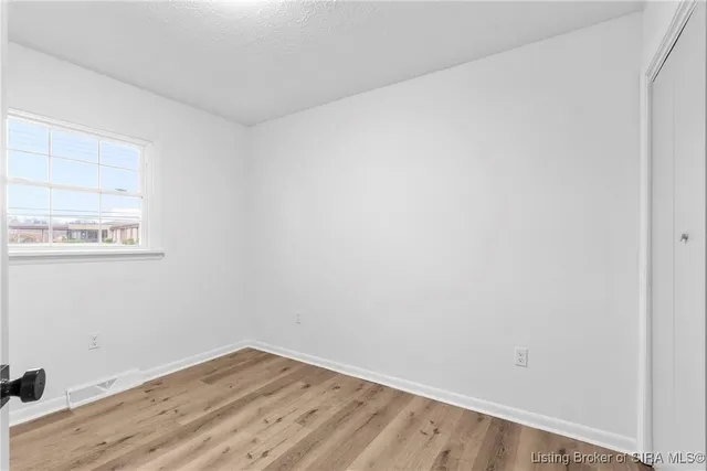 $256,500 | 3136 Middle Road, Jeffersonville, IN 47130