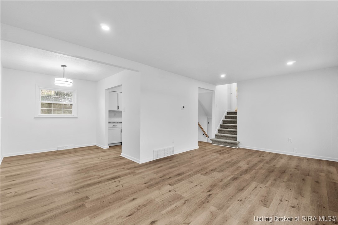 3136 Middle Road Jeffersonville, IN 47130 - Photo 10 of 40