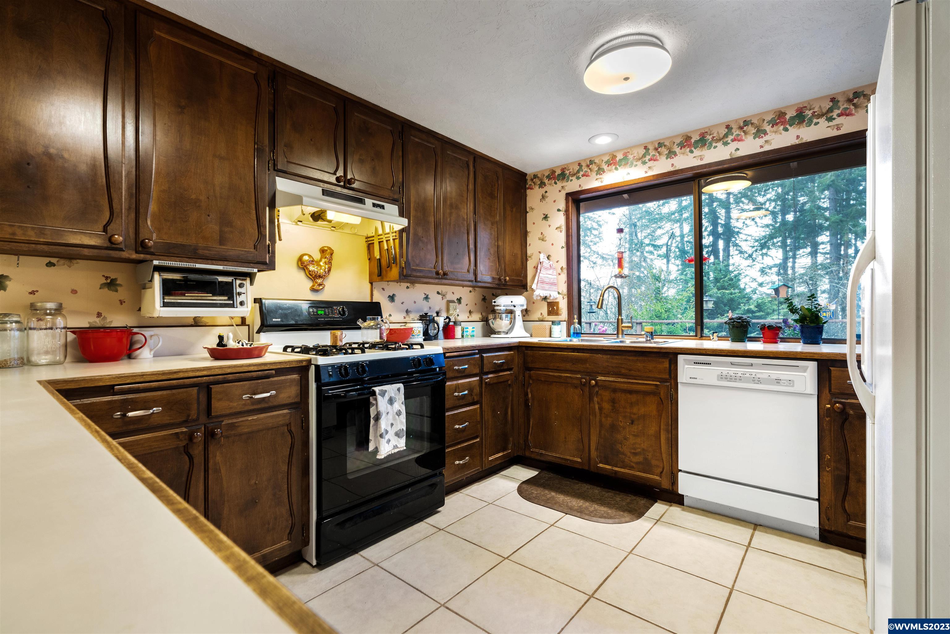 3185 Northwest Countryman Circle Albany, OR 97321 - Photo 10 of 42