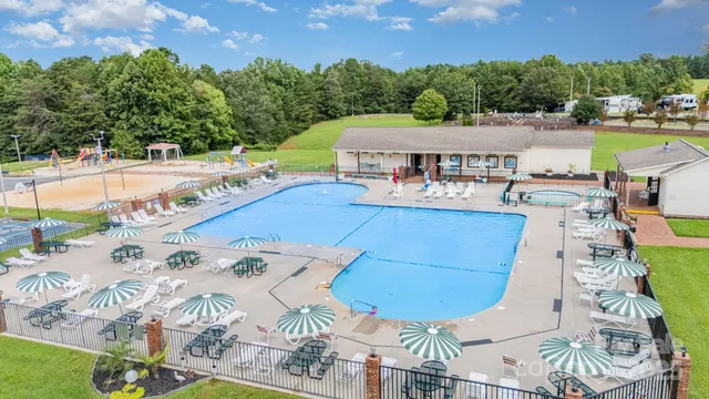 a view of an outdoor space