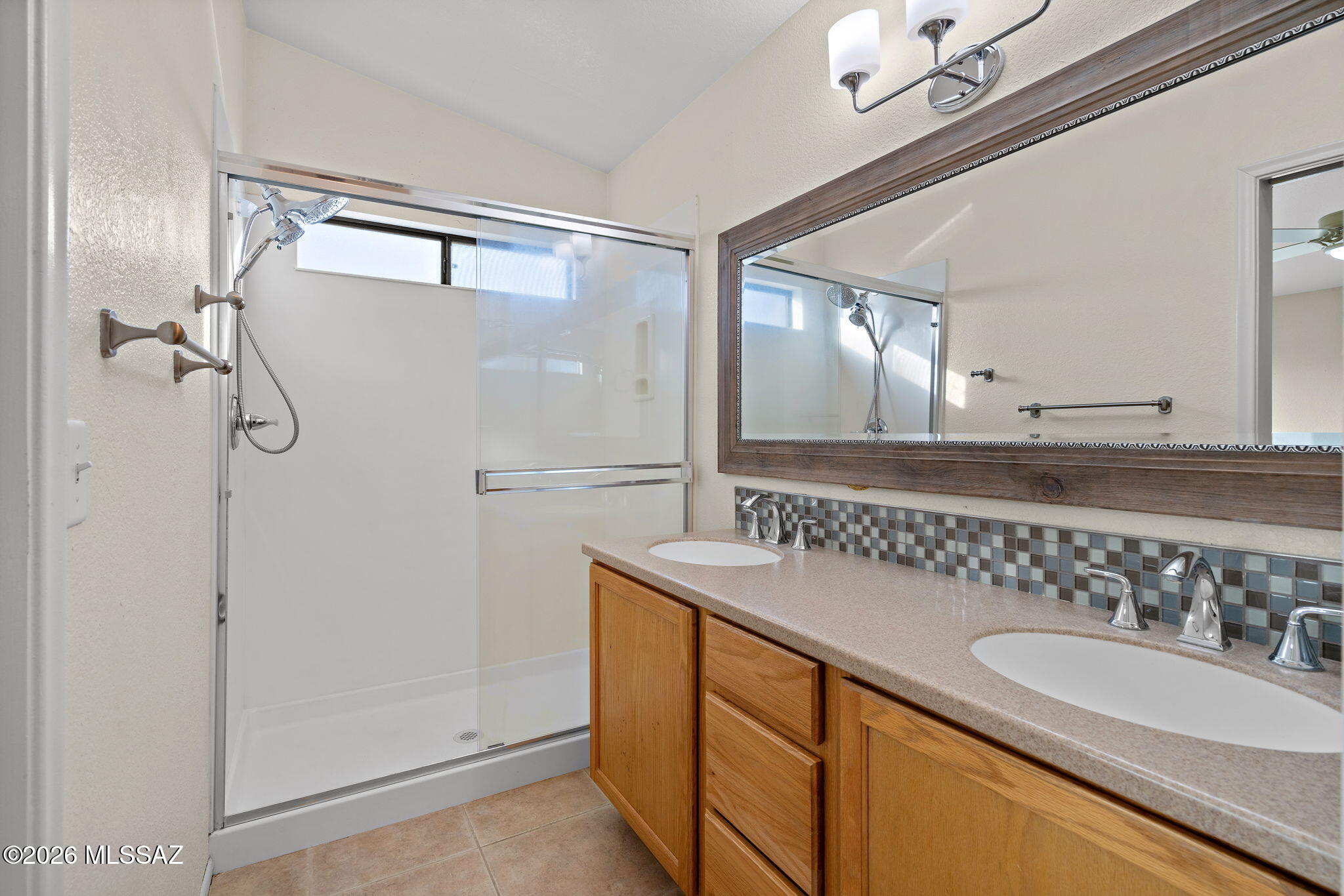2663 West Fanbrook Road Tucson, AZ 85741 - Photo 25 of 36 Primary Bath