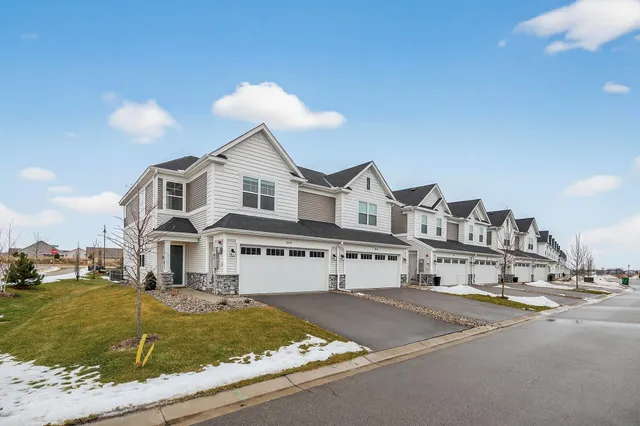 $370,000 | 1935 Prospect Lane, Carver, MN 55315