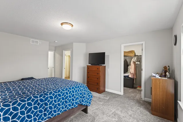 $370,000 | 1935 Prospect Lane, Carver, MN 55315