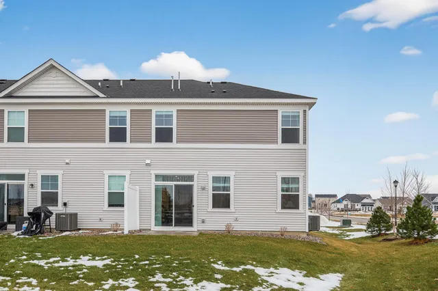 $370,000 | 1935 Prospect Lane, Carver, MN 55315