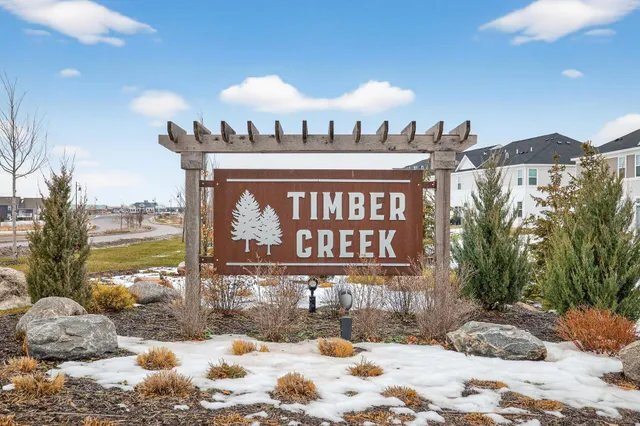 $370,000 | 1935 Prospect Lane, Carver, MN 55315