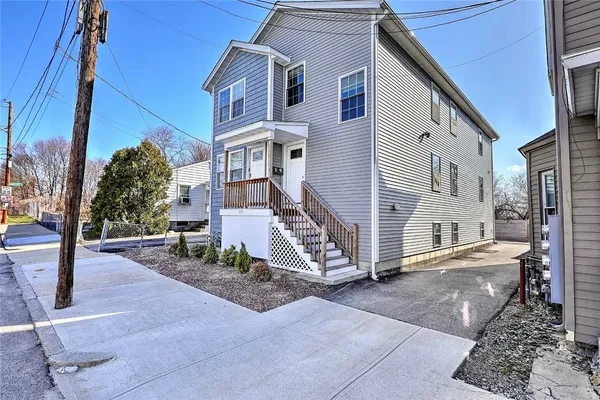 $833 | 119 Bowdoin Street, Unit 2, Providence, RI 02909