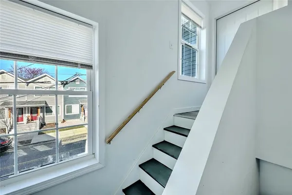 $833 | 119 Bowdoin Street, Unit 2, Providence, RI 02909