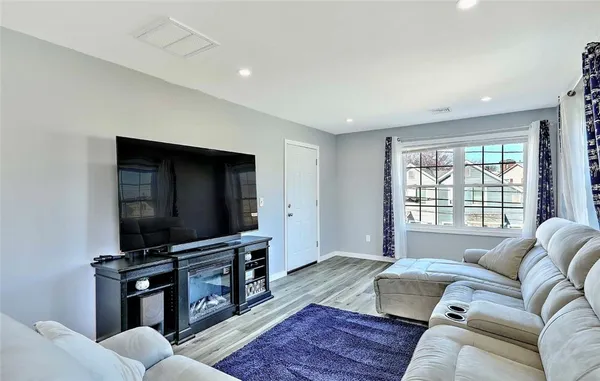 $833 | 119 Bowdoin Street, Unit 2, Providence, RI 02909