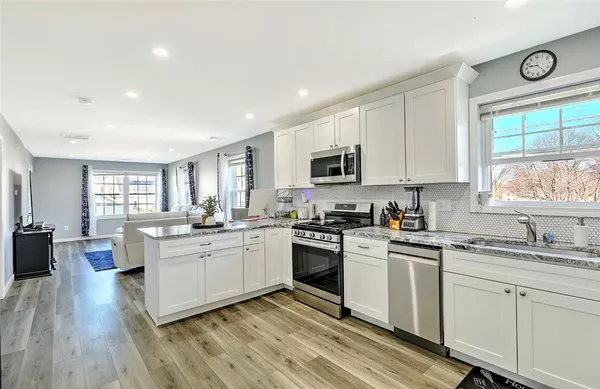 $833 | 119 Bowdoin Street, Unit 2, Providence, RI 02909