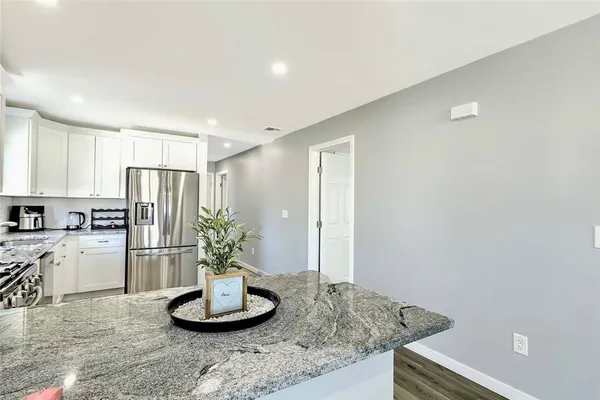 $833 | 119 Bowdoin Street, Unit 2, Providence, RI 02909