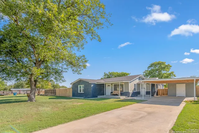 $250,000 | 302 North 14th Street, Junction, TX 76849