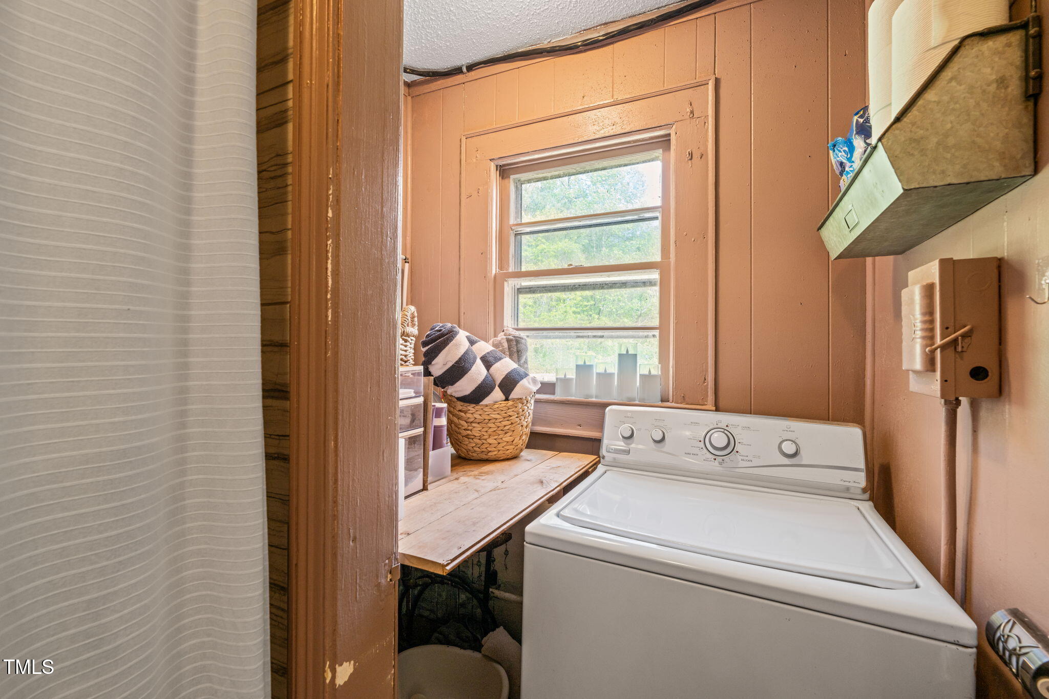 12601 Boyce Mill Road Raleigh, NC 27613 - Photo 16 of 35 a utility room with dryer and washer
