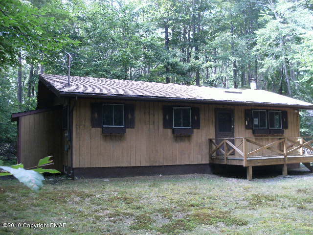 879 Ridge Road Gouldsboro, PA 18424 - Photo 1 of 7 Main