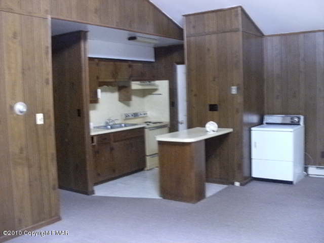 879 Ridge Road Gouldsboro, PA 18424 - Photo 3 of 7 Kitchen