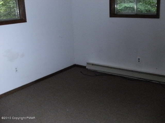 879 Ridge Road Gouldsboro, PA 18424 - Photo 5 of 7 Bedroom