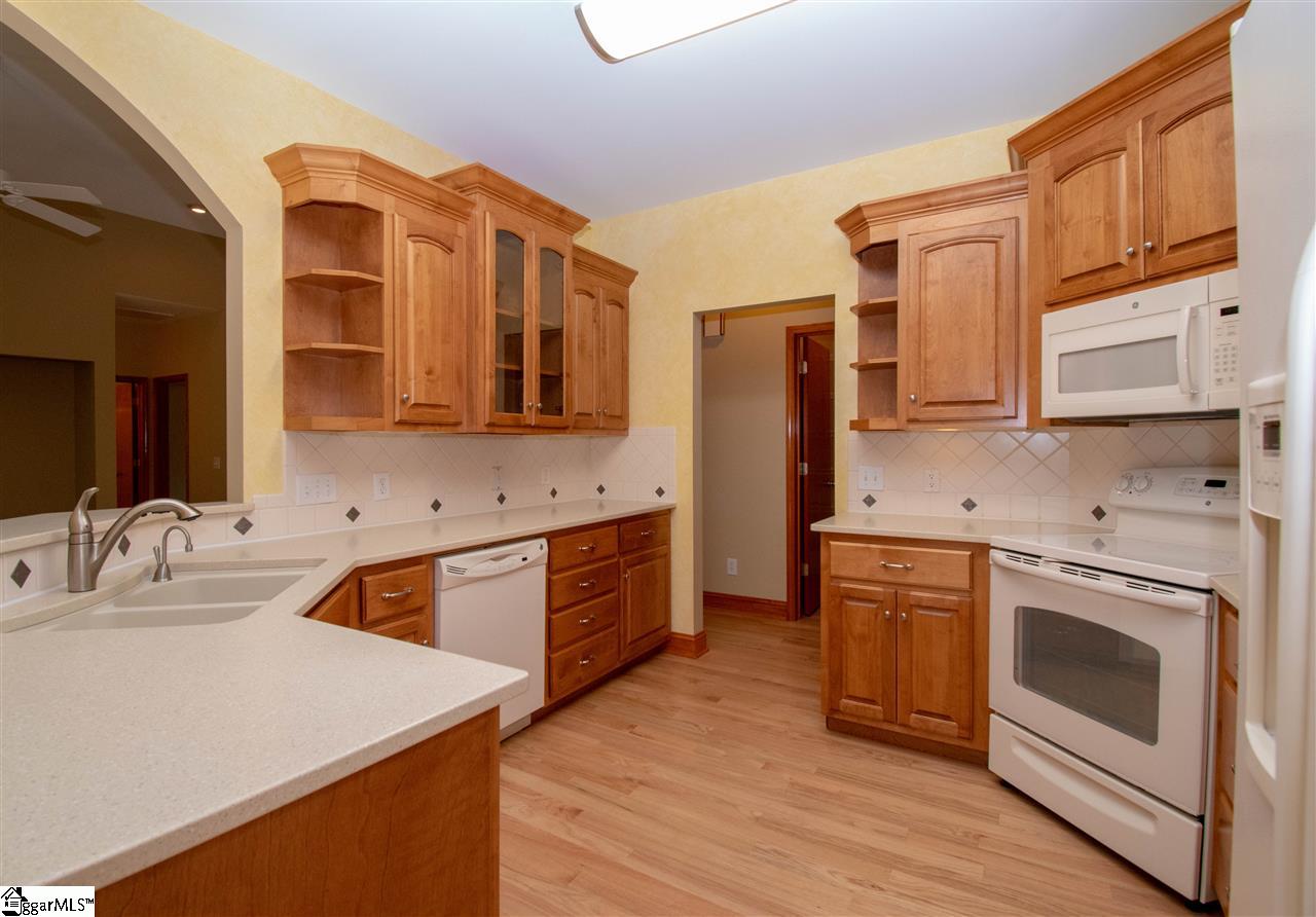 3900 Turnberry Loop Seneca, SC 29678 - Photo 3 of 35 Gallery Image 3