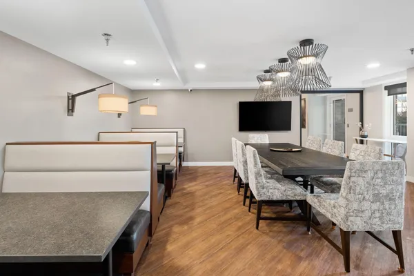 $1,995 | 433 South 7th Street, Unit 1814, Minneapolis, MN 55415