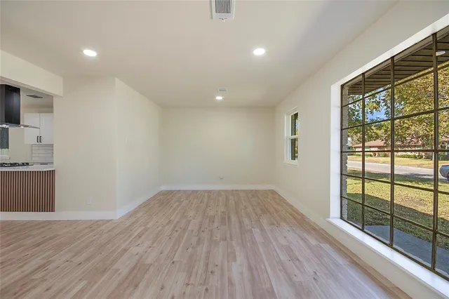 $395,000 | 1212 Willow Glen Drive, Dallas, TX 75232