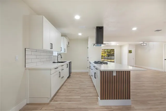 $395,000 | 1212 Willow Glen Drive, Dallas, TX 75232