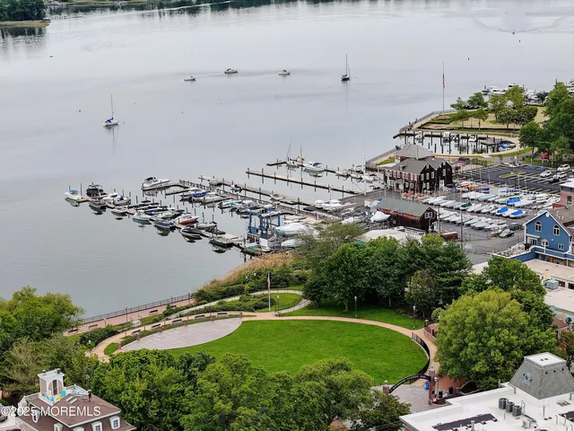 $2,600 | 30 West Front Street, Unit E, Red Bank, NJ 07701