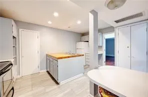 $2,200 | 3625 St Charles Avenue, Unit 4B, New Orleans, LA 70115