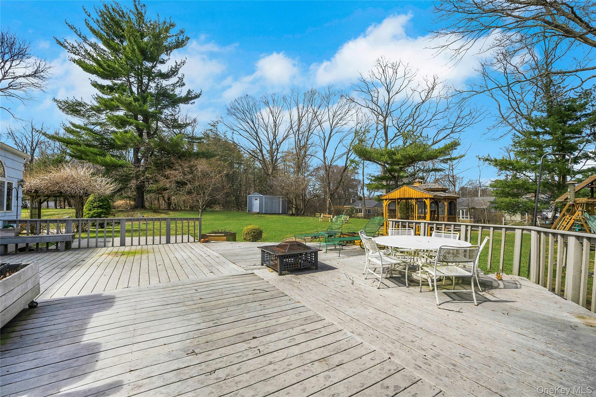 115 Elizabeth Road New Rochelle, NY 10804 - Photo 11 of 47 a view of a patio with a patio