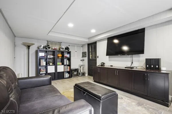 $879,000 | 70 Sycamore Avenue, Berkeley Heights, NJ 07922