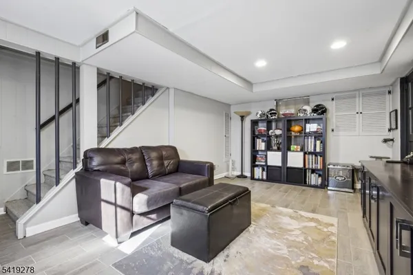 $879,000 | 70 Sycamore Avenue, Berkeley Heights, NJ 07922