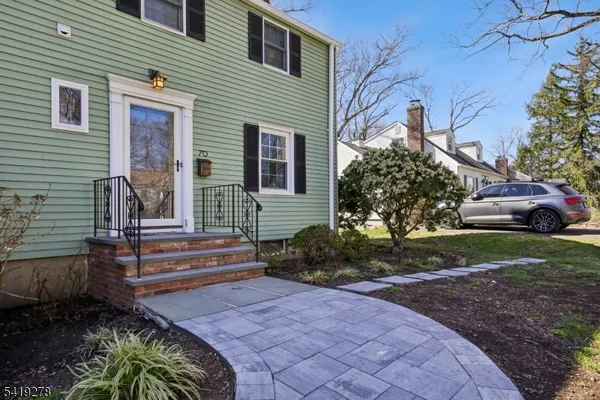 $879,000 | 70 Sycamore Avenue, Berkeley Heights, NJ 07922