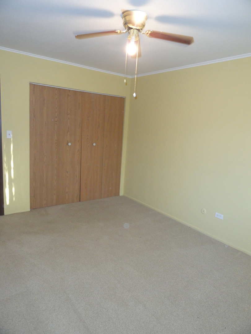 741 Elmhurst Road, Unit E Des Plaines, IL 60016 - Photo 9 of 12
