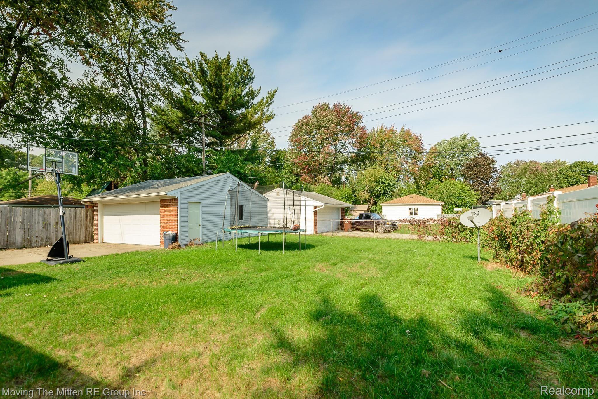 36776 Pinewood Road Wayne, MI 48184 - Photo 30 of 35 MTM_36776_pinewood-30.jpg