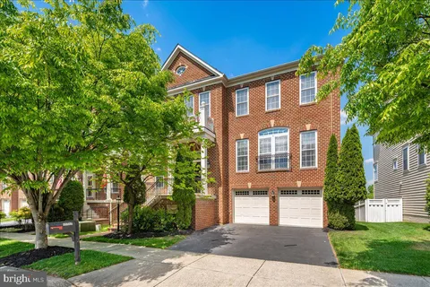 $1,525,000 | 11117 Potomac Oaks Drive, Rockville, MD 20850