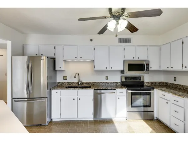 $2,295 | 121 South Washington Avenue, Unit 1102, Minneapolis, MN 55401