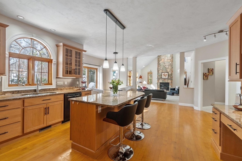 28 Stirling Street Andover, MA 01810 - Photo 7 of 42