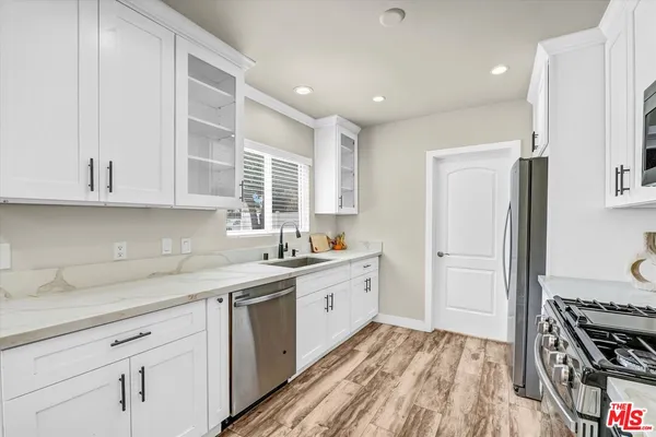 $3,500 | 18749 Gault Street, Reseda, CA 91335