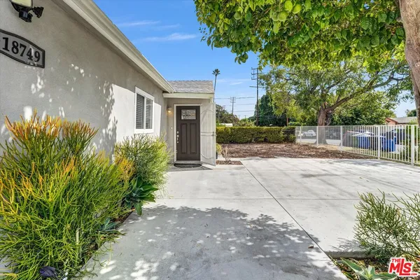 $3,500 | 18749 Gault Street, Reseda, CA 91335
