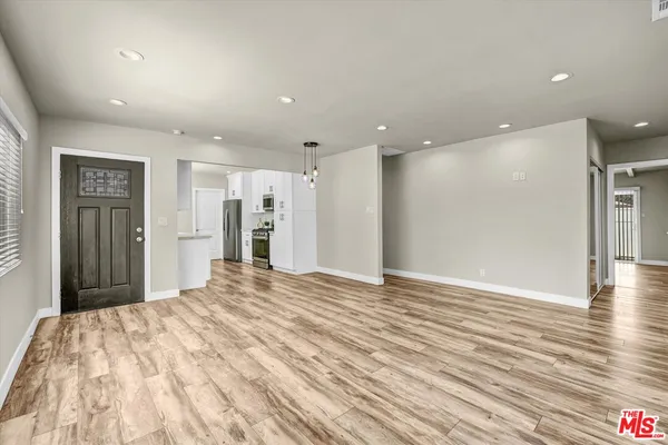 $3,500 | 18749 Gault Street, Reseda, CA 91335