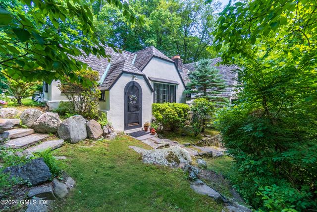 $5,250,000 | 14 Zaccheus Mead Lane, Greenwich, CT 06831