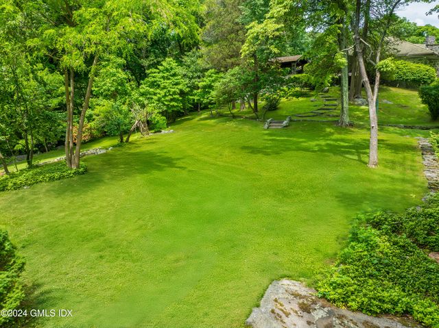 $5,250,000 | 14 Zaccheus Mead Lane, Greenwich, CT 06831
