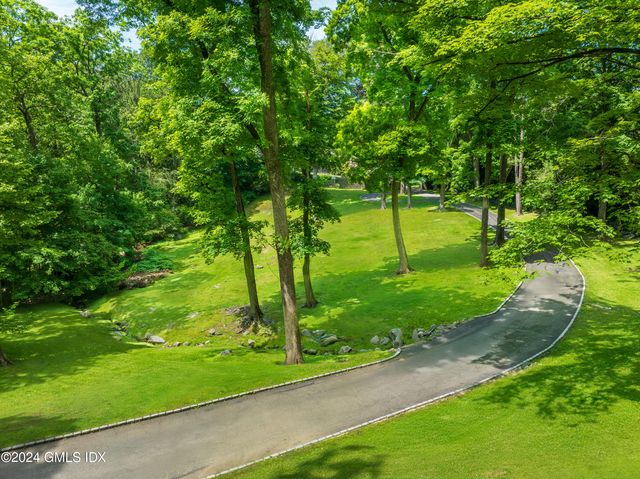 $5,250,000 | 14 Zaccheus Mead Lane, Greenwich, CT 06831