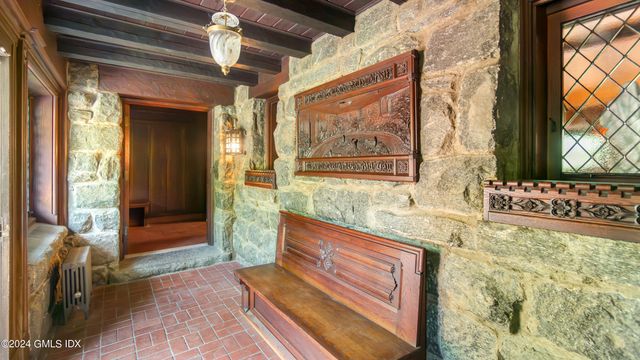 $5,250,000 | 14 Zaccheus Mead Lane, Greenwich, CT 06831