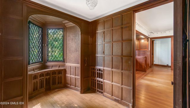 $5,250,000 | 14 Zaccheus Mead Lane, Greenwich, CT 06831