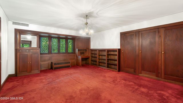 $5,250,000 | 14 Zaccheus Mead Lane, Greenwich, CT 06831